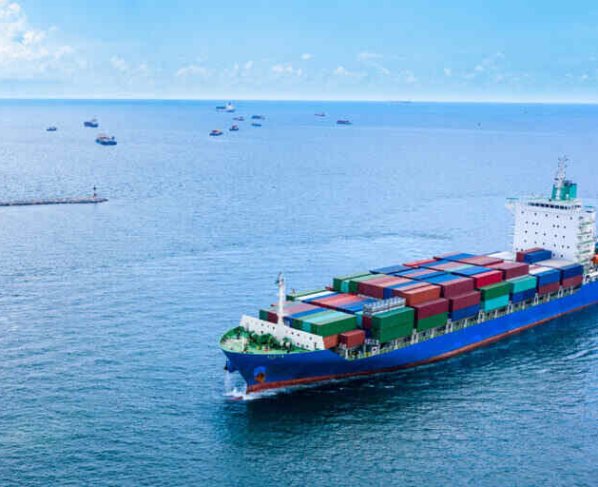 El transporte marítimo mueve alrededor del 90% del comercio mundial y es una fuente importante de contaminación