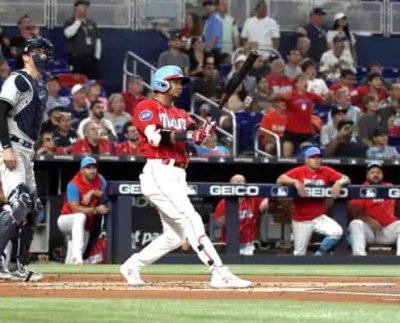 Luis Arráez vuelve a ligar para continuar en la cima de los bateadores y ayuda en la victoria de los Marlins.