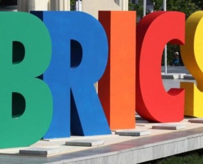 Si nos metemos en el BRICS o Mercosur es como tirar a un peso gallo a pelear con un peso completo sería una lucha muy dispareja.