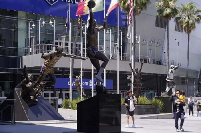 Los Lakers de Los Ángeles informaron que realizarán una serie de eventos además, de la inauguración de la estatua en honor a Kobe Bryant