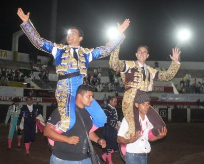 En Táriba con un clima fresco y media plaza en los tendidos se lidiaron 6 toros de El Capiro de Sonsón de Dairo Chica para Leonardo Benítez -El León de La Vega -
