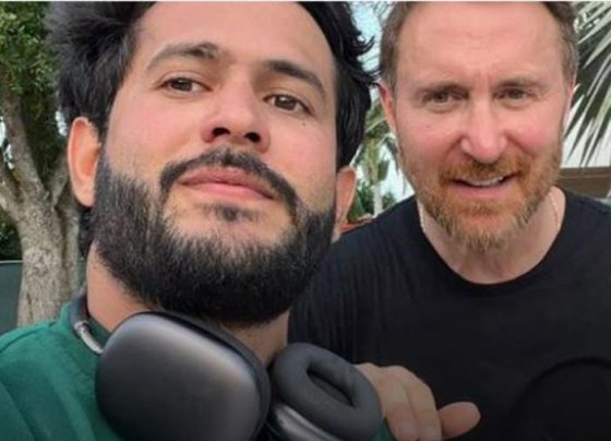 El arquitecto Diego Hernández es el jefe de proyectos de la compañía de construcción de casas de lujo más grande del estado de Florida