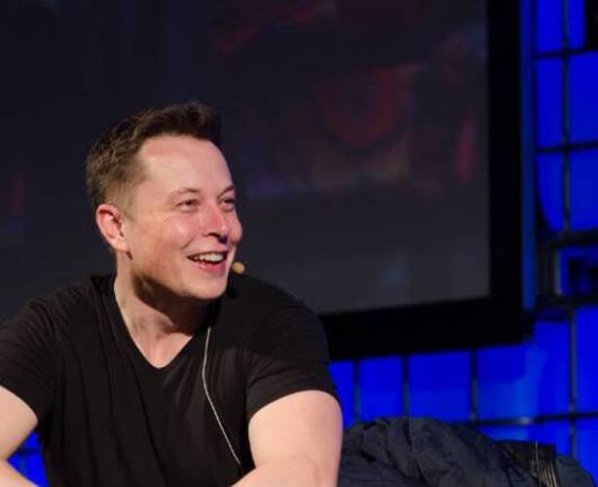 El cambio vino luego del lanzamiento del nuevo nombre de la app principal pasando de Twitter a simplemente X. El URL continúa siendo tweetdeck.twitter.com