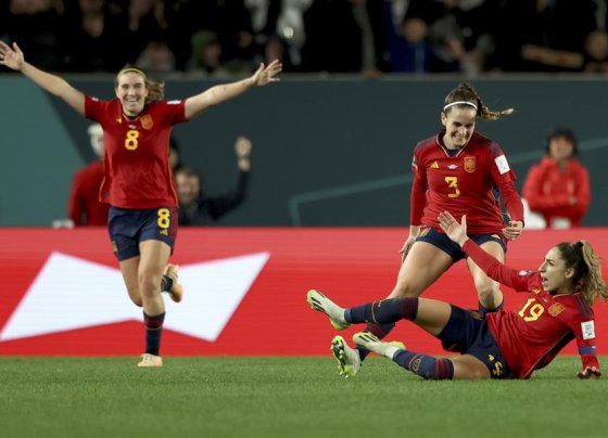 La selección de España venció 2 a 1 a la oncena de Suecia, para de esta manera avanzar por primera vez a una final en este tipo de certamen