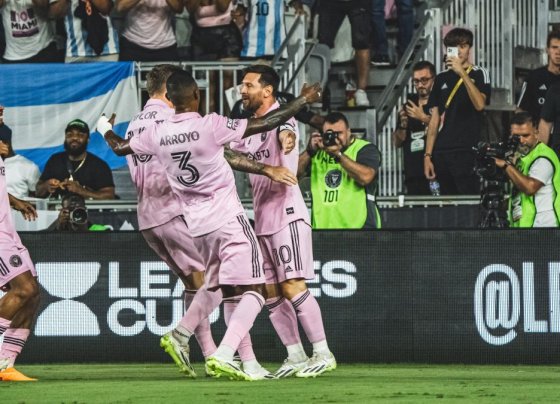 El jugador argentino Lionel Messi marcó un par de tantos en la victoria del Inter de Miami 3 a 1 ante el Orlando City en la jornada de la Leagues Cup