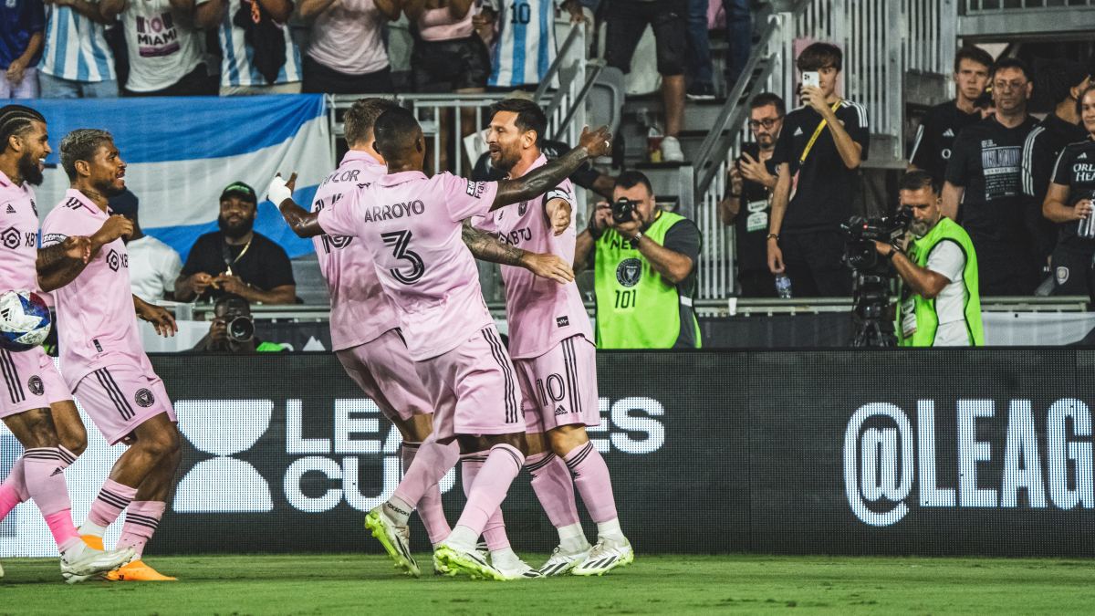 El jugador argentino Lionel Messi marcó un par de tantos en la victoria del Inter de Miami 3 a 1 ante el Orlando City en la jornada de la Leagues Cup