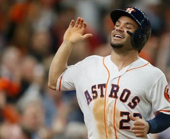 Con esta hazaña Altuve se convirtió en el tercer jugador de la historia de los Astros de Houston en conectar dos mil imparables de por vida.