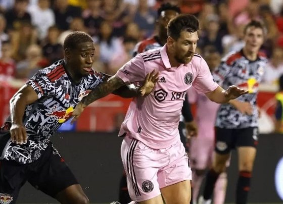 Luego de su debut en el Torneo 2023-2024 de la MLS ante el New York RedBull y en donde marcó una diana, Lionel Messi ingresó al camerino sin decir una palabra