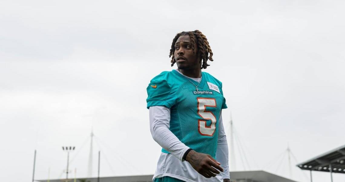 El entrenador en jefe de Miami Dolphins, Milke McDaniel, indicó que espera contar con el esquinero en la mitad de la Temporada 2023-2024 de la NFL