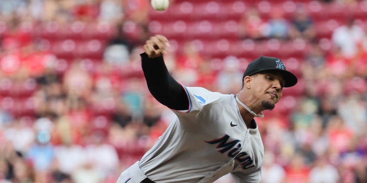 Christian Encarnación y Joe Votto fueron pieza clave para los Rojos de Cincinnati al sacarla del parque ante el lanzador de Miami Marlins