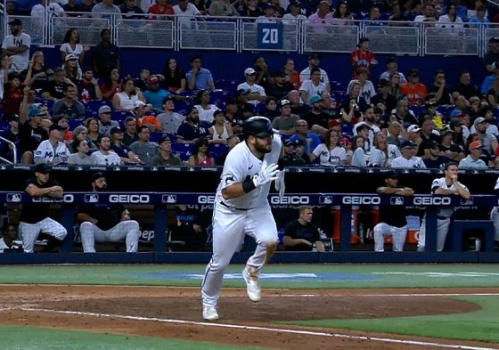 Miami Marlins anotó cinco carreras en el noveno inning, para de esta manera llevarse la victoria ante New York Yankees en la jornada dominical