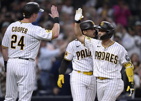 El jugador de Padres de San Diego despachó un cuadrangular y un doble, en el triunfo de los religiosos sobre Miami Marlins de 6 a 2