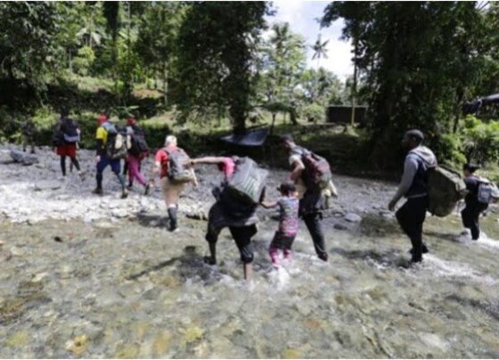 En lo que va de 2023 han llegado a Panamá por la jungla una cifra inédita casi 300 mil migrantes irregulares dijo el Servicio Nacional de Migración.