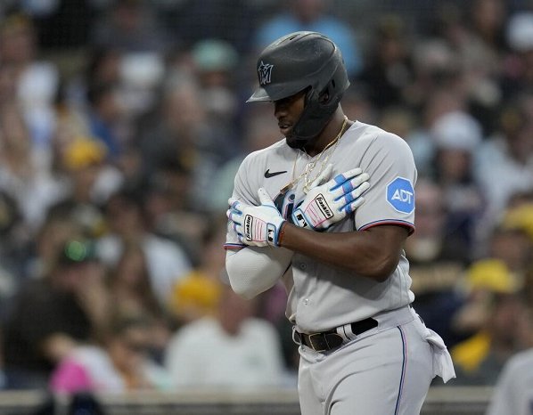 Jorge Soler despachó su cuadrangular número 33 de la campaña, para de esta manera los Marlins de Miami vencieran 3 a 0 a los Padres de San Diego