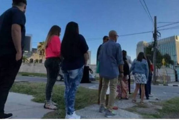 El programa de Permiso de Reunificación Familiar Cubano tramita las peticiones aprobadas de inmigración basadas en los lazos familiares.