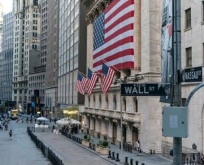 En Wall Street todos los sectores cerraron en rojo incluyendo sectores como la tecnología, comunicaciones, bienes no esenciales y la industria .