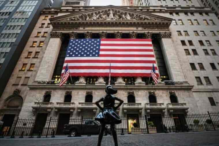 En Wall Street el sector energético ganó un 2 % gracias a una nueva alza en el precio del petróleo que este lunes fin de mes terminó por encima de los 81 dólares el barril.