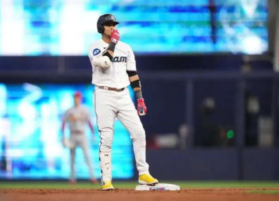 Si este año lo logra en la Nacional sería el primer pelotero en la historia de MLB en ser campeón bate en ambas ligas en años consecutivos.