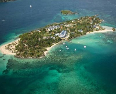 Cayo Levantado es una pequeña isla paradisíaca ubicada en uno de los lugares más enigmáticos de República Dominicana.