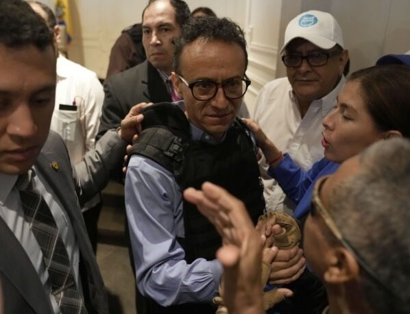 Ecuador es un narco Estado. Están infiltradas todas sus instituciones y se ha vuelto consumidor de narcóticos aseveró Zurita.