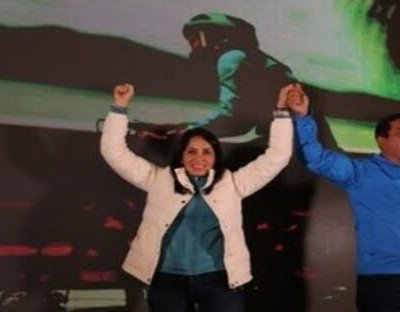 En tercera posición figura el periodista Christian Zurita sustituto de Fernando Villavicencio con el 16.5 por ciento mientras en cuarto lugar Jan Topic, con el 14.6 por ciento.