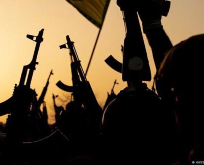 Al-Qurashi "murió tras un enfrentamiento directo" con la formación Hayat Tahrir al-Sham (HTS, ex brazo local de la red Al Qaeda) que intentaba capturarlo