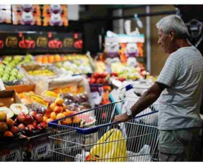 La devaluación de la moneda se trasladó rápidamente a los precios y se espera que el incremento mensual de precios de agosto supere los dos dígitos.