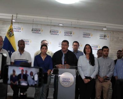 ya hay zonas del país donde las autoridades gobiernan con estos grupos de la mano, para controlar la sociedad en general y contrarrestar cualquier amenaza