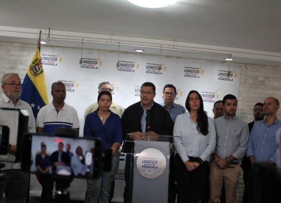 ya hay zonas del país donde las autoridades gobiernan con estos grupos de la mano, para controlar la sociedad en general y contrarrestar cualquier amenaza