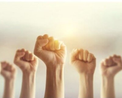 La revolución está hecha para acabar con la ética-supuestamente de la burguesía- pero en realidad se eliminan todas las normas y prevalece el interés.