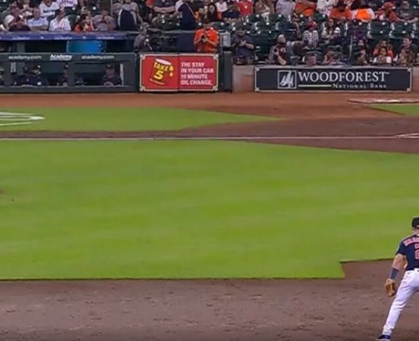 Los Marineros de Seattle se alejaron temprano y resistieron para derrotar el domingo 7-6 a los Astros de Houston y completar una barrida en la serie.