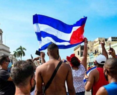 Entre las protestas colectivas que tuvieron lugar en julio el informe mencionó una marcha de madres que pretendían exigir leche para sus hijos en la Plaza de la Revolución