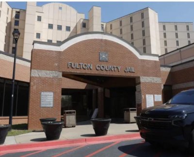 Trump cancelará fianza de 200 mil dólares antes de hacer presencia en la prisión de Fulton para quedar a derecho con la judicialización.