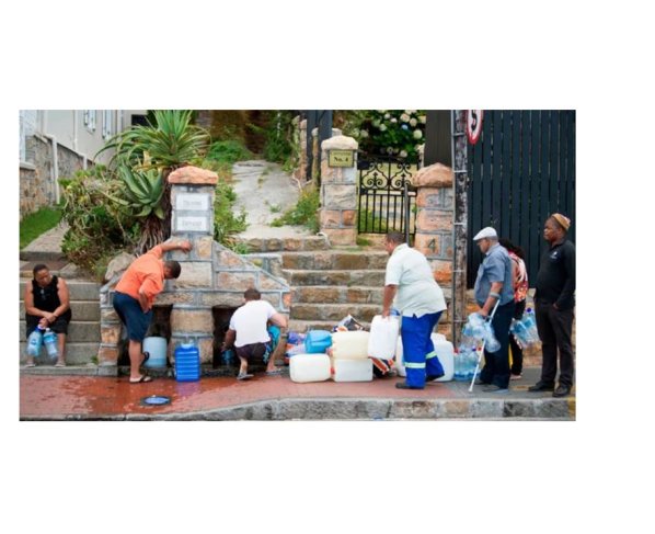 En todo el mundo la demanda de agua se ha más que duplicado desde 1960 y el informe prevé que aumente entre un 20 y un 25 % más de aquí a 2050.