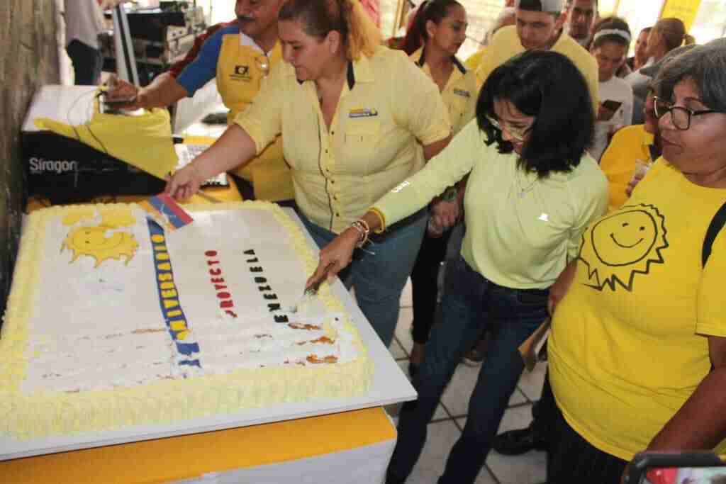 Proyecto Venezuela celebró sus 28 años con una misa en la Catedral de Valencia y un acto central donde se conectó vía vídeo conferencia el actual presidente Henrique Fernando Salas Römer.
