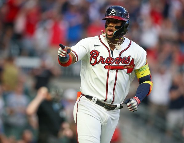 Este lunes Ronald Acuña Jr conectó un par de jonrones y se robó una almohadilla, para de esta manera llegar a la mítica marca 40-40