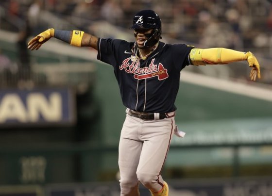 El pelotero venezolano Ronald Acuña sonó su cuadrangular número 40 de la campaña, para así convertirse en el quinto pelotero también con 40 bases robadas