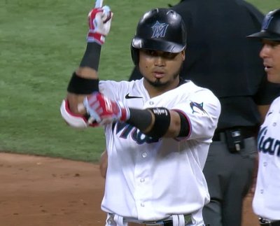 El pelotero venezolano Luis Arráez sigue demostrando que su poder ofensivo no es obra de la casualidad y ya alcanzó la marca de los 200 hits