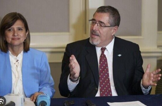 El presidente electo pidió la renuncia de la fiscal General de la República Consuelo Porras del juez Freddy Orellana y de otros funcionarios del actual gobierno.
