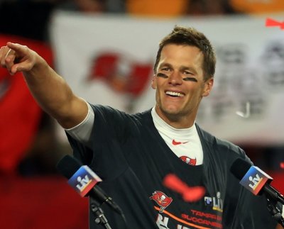 Tom Brady se desempeñó como mariscal de campo de los New England Patriots y Tampa Bay Buccaners y obtuvo siete títulos de Super Bowl