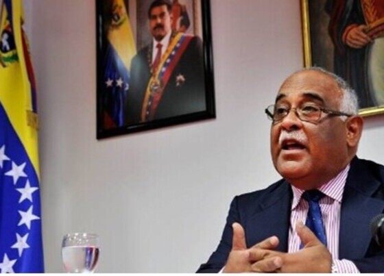 El embajador de Venezuela en Colombia y expresidente de Corpozulia, general Carlos Martínez