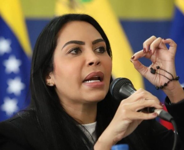 La candidata a las primarias de la oposición, Delsa Solórzano negó que haya sugerido que la candidata María Corina Machado deba retirarse de la contienda opositora.