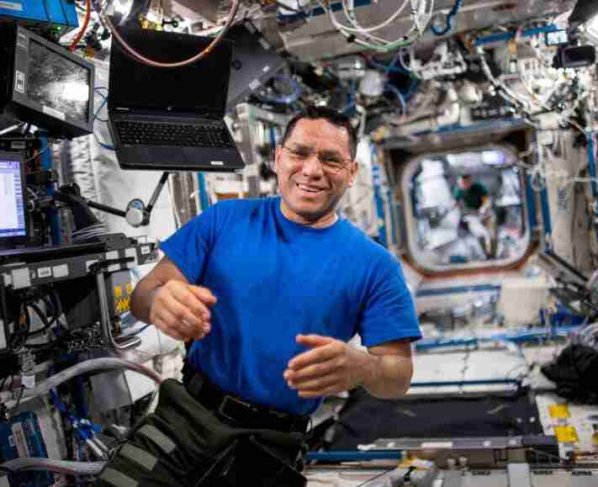 Frank Rubio posee el récord del vuelo espacial más largo de EEUU al superar el anterior de 355 días del astronauta Mark Vande Hei.