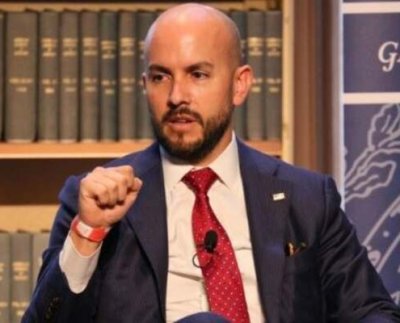 Este es un cambio fundamental en el enfoque en comparación con la administración de Donald Trump y su estrategia de «máxima presión» contra el gobierno de Nicolás Maduro.