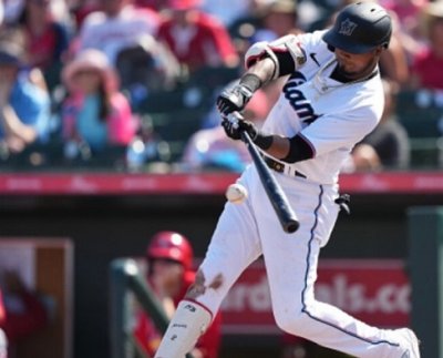 El venezolano despachó su sexto jonrón de la campaña, además que aprovechó un error para anotar una carrera y así ser clave para los Marlins de Miami