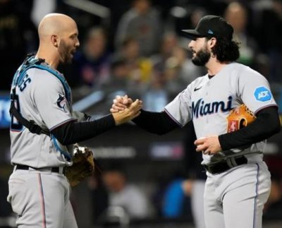 Este miércoles los Marlins de Miami dividieron en la doble cartelera ante los Mets de Nueva York para así seguir en carrera por un comodín
