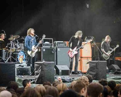 Mastodon ha lanzado siete álbumes de estudio también han ganado un Grammy Award en la categoría de «Mejor Interpretación de Heavy Metal» de 2018.