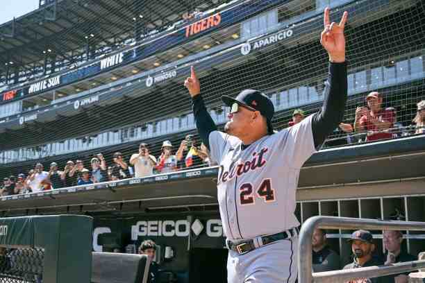 Con 3.000 hits 500 cuadrangulares y 600 dobles hacen al maracayero un jugador especial motivos por el que ha recibido innumerables homenajes en cada estadio que visita