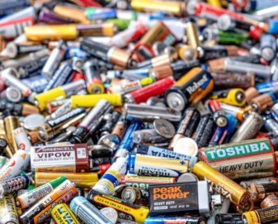 El Consejo Europeo ha aprobado un nuevo Reglamento que refuerza la sostenibilidad y circularidad en todo el proceso de fabricación y reciclado de las pilas y baterías y sus residuos.