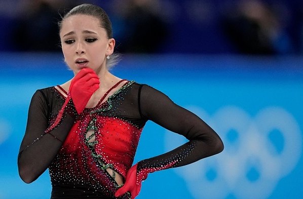 La patinadora artística rusa Kamila Valieva llegó al Tribunal de Arbitraje Deportivo, luego de haber dado positivo en los Juegos de invierno 2022